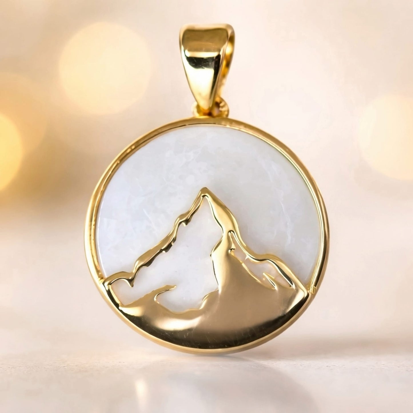 Matterhorn Pendant Mother of Pearl 925 Silver