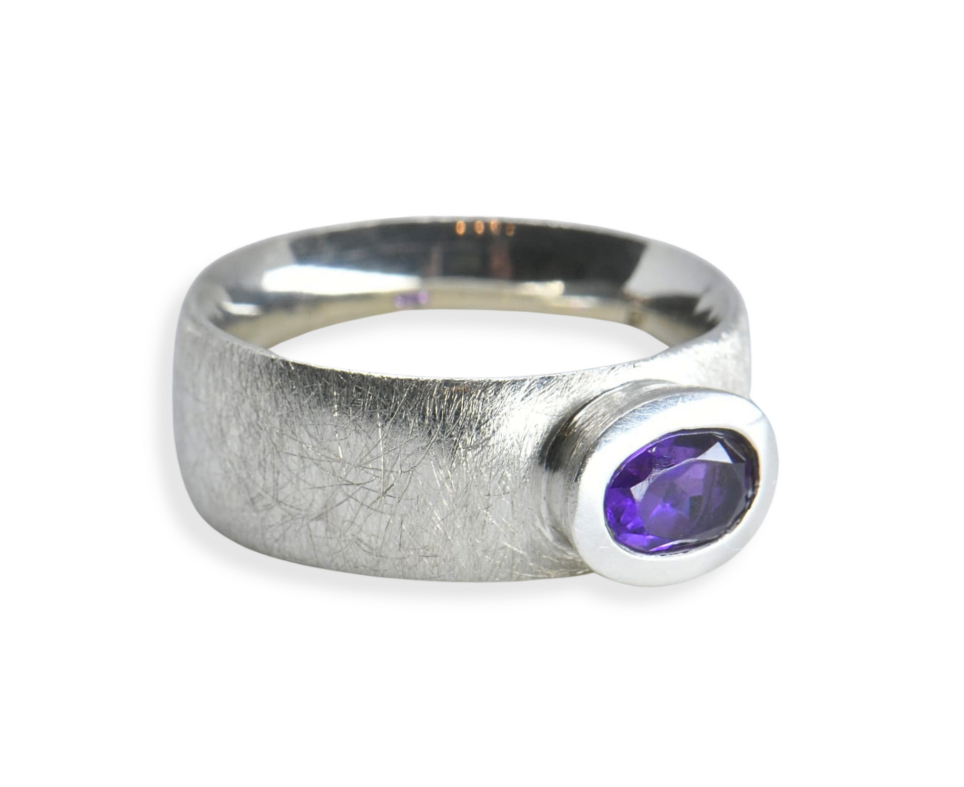 Amethyst Ring aus 925 Sterling Silber mit ovalem Facettenschliff